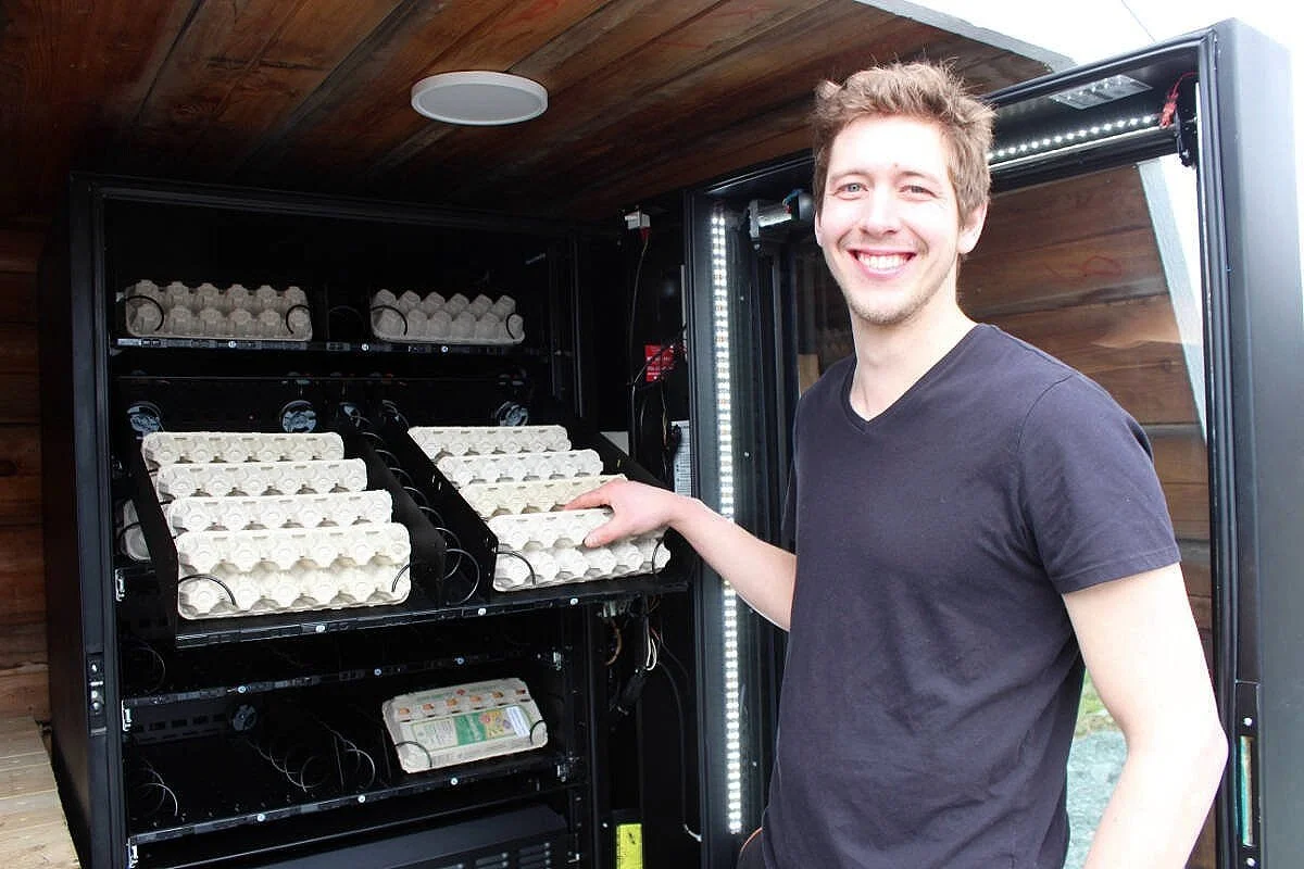 Egg vending machine - QM Distribution